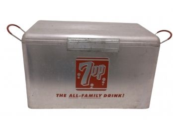 Clean Vintage 1950s-1960s 7UP Cooler With Inserts, Drain Plug & Drain Hose