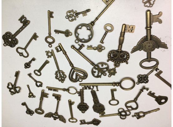 Very Cool Lot Of 37 Vintage Style Skeleton Keys - GREAT LOT - Many Unique Styles - All Kind Of Uses - NICE !