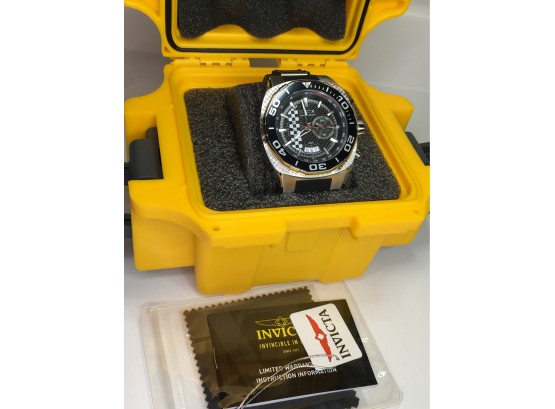 Fantastic Brand New $1,100 INVICTA Speedway Watch - Black Silicone Strap - With Hard Case And Booklets