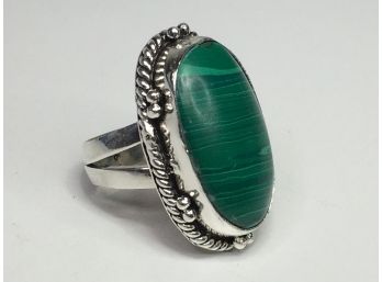 Fantastic 925 / Sterling Silver Cocktail Ring With Malachite - Very Petty Silver Rope Border - Very Nice