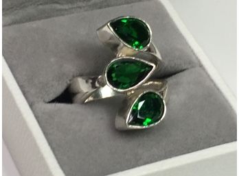 Very Pretty - 925 / Sterling Silver Ring With Chrome Diopside Leafy Design - Brand New - Never Worn !