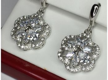Gorgeous 925 / Sterling Silver Snowflake Earrings With White Zircons - Very Pretty - Have VERY Expensive Look