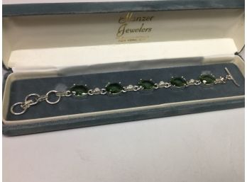 Very Pretty Brand New 925 / Sterling Silver Bracelet With Pale Green Topaz - Never Worn - Very Pretty !