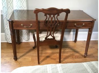 Very Nice Mahogany Desk By DEILCRAFT Great Quality - Assorted Finish Issues Comes With Chair - Nice !