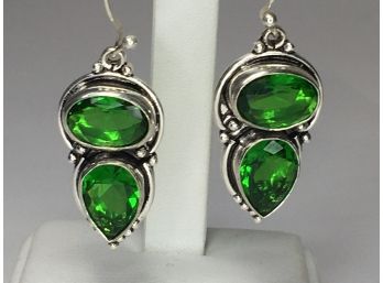 Fabulous 925 / Sterling Silver Earrings With Chrome Diopside - Great Looking Earrings - New Never Worn