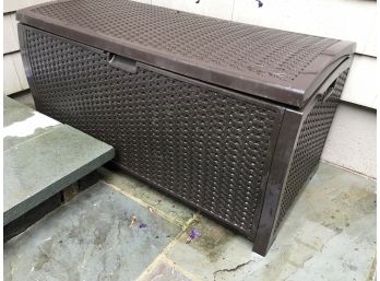 Very Nice Patio / Yard Storage Bin By SUNCAST - Tools - Cushions - Pool Items - You Name It - ANYTHING !