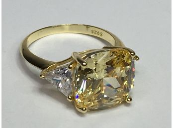 Wonderful Sterling Silver / 925 Ring With 14K Gold Overlay With Sparkling Yellow & White Topaz - Very Nice !