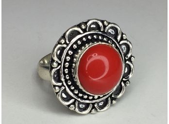 Very Pretty Looking 925 / Sterling Silver & Coral Ring - Very Nice Piece - Highly Polished - Nice Silverwork