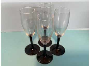 Vintage Set Of Four (4) Luminarc Domino Flutes (7 1/2  Inches In Height)