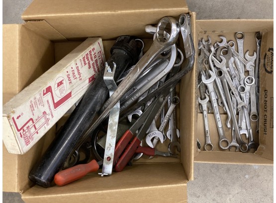 Box Lot: Assorted Body Shop Tools & Wrenches