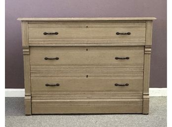 An Antique Chest Of Drawers, Knapp Joints