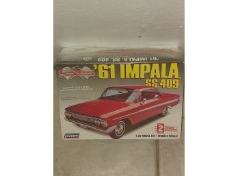 61 Impala SS 409 1/25 Model Kit