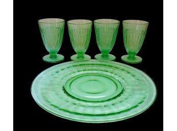 Set Of 4 Vintage Depression Uranium Glass Blocked Footed Goblets With Spiral Pattern