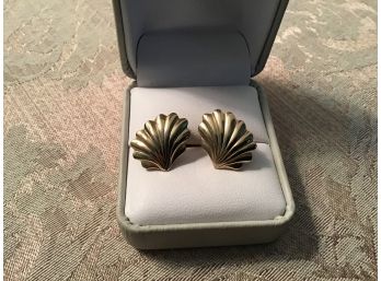 Gold Tone Seashell Shaped Earrings - Lot #24
