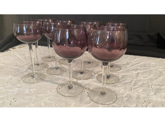 A Table Lot Of 11 Wine Glasses