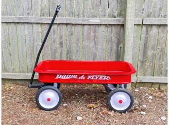 Radio Flyer Classic Red Wagon - Model #18