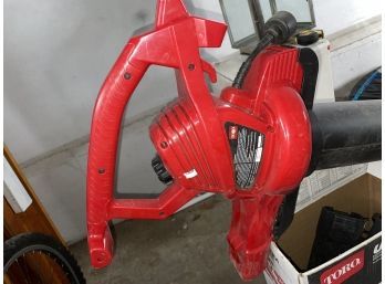 Toro Ultra Electric Blower/ Vac And Leaf Pick Up Tools