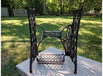 Antique Singer Sewing Machine Stand Working Treadle