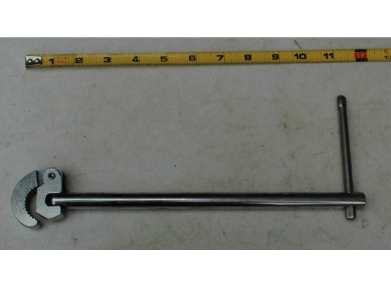 Pluimbers Basin Wrench