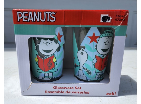 Brand New Peanuts Glassware Set