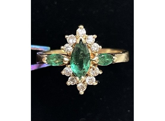 Exquisite 14K Gold Diamond And Emerald Ring