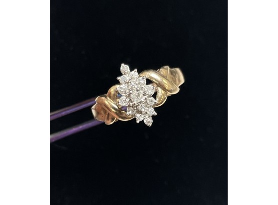 Absolutely Stunning 10k White And Yellow Gold Diamond Cluster Ring