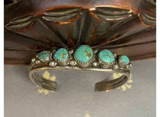 Vintage Southwest Sterling  Turquoise Bracelet 5 Turquoise Stones .