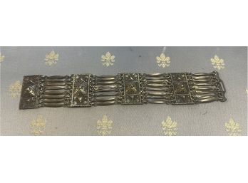 Vintage Mexican   Flexible Silver Bracelet. 8 Inches Long