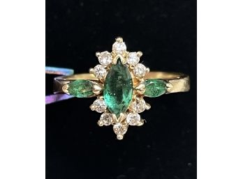 Exquisite 14K Gold Diamond And Emerald Ring