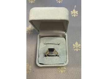 14 K  Gold &blue Stone  Ring . 4 Small Rounds Two On Each Side . Like New Condition