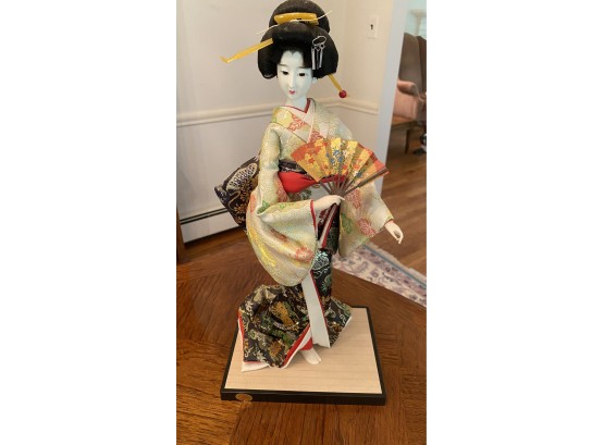 A  Vintage Geisha Figurine - Made In Japan
