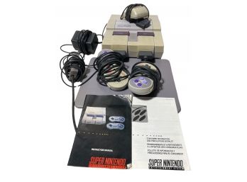 Vintage Super Nintendo Entertainment System Model No. SNS-001super NES Control Deck