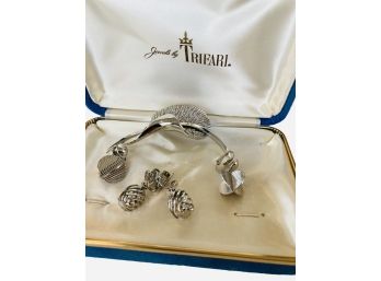 Jewels By TRIFARI Brooch With 2 Sets Of Earrings Clip Ons In Silver