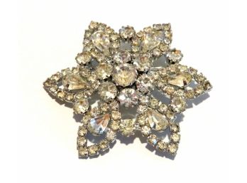 Weiss Signed Rhinestone Star Brooch Jewelry