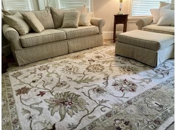 A Wool Pile Kaleen Bombay Collection Rug, 8x11 Feet