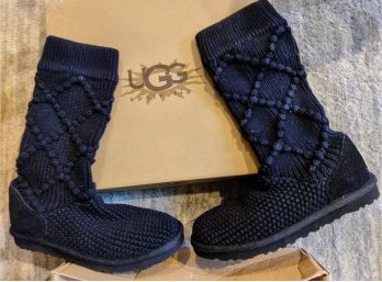 Classic Argyle Knit Black Size 8 Ladies Uggs - Never Worn Still In Box - Super Comfy!!