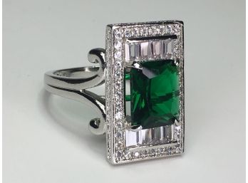 Stunning Vintage Art Deco Style Sterling Silver / 925 Ring With Emerald And White Sapphires - WOW - Stunner !