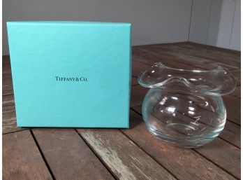 (2 Of 2) Very Pretty Tiffany Handkerchief Vase In Original Box - Very Nice - Believed Never Used Before