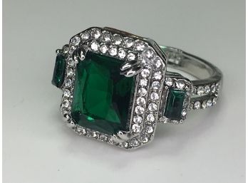 Fantastic Vintage 925 / Sterling Silver And Emerald Ring With Channel Set White Topaz - Very Pretty Ring