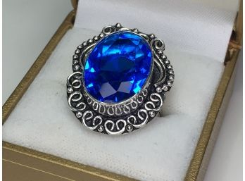 Beautiful 925 / Sterling Silver Cocktail Ring With Royal Blue Topaz - VERY Pretty Piece - Nice Details