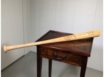 Incredible GENUINE Signed / Autographed WILLIE MAYS Baseball Bat - Adirondack 302 - GENUINE SIGNATURE !