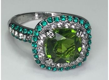 Gorgeous Sterling Silver / 925 Ring With Peridot - White Topaz And Apatite - A STUNNER ! - Very Pretty - NEW !