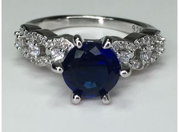 Very Pretty 925 / Sterling Silver And Sapphire Ring With Chain Link White Sapphires - Very Nice - Brand New
