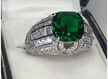 Incredible Sterling Silver / 925 Emerald Ring With Amazing Sparkling White Zircons - Very Elegant Piece