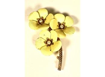 Signed Large 1960s Flower Brooch Pin Gold Tone Yellow Flowers