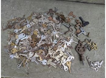 Large Collection Of Keys Including Wind Up And Clock Keys