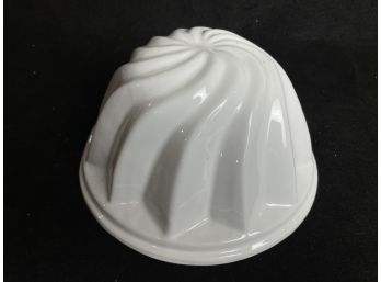 Vintage Ceramic Mold / Bowl