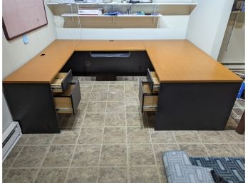 A 3 Piece U Shaped Desk With Key Board Tray