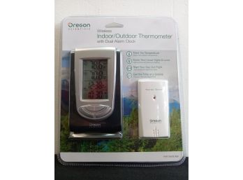 Wireless Indoor/outdoor Thermometer With Dual Alarm Clock