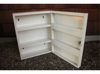 Metal Medicine Cabinet In White With 2 X Keys